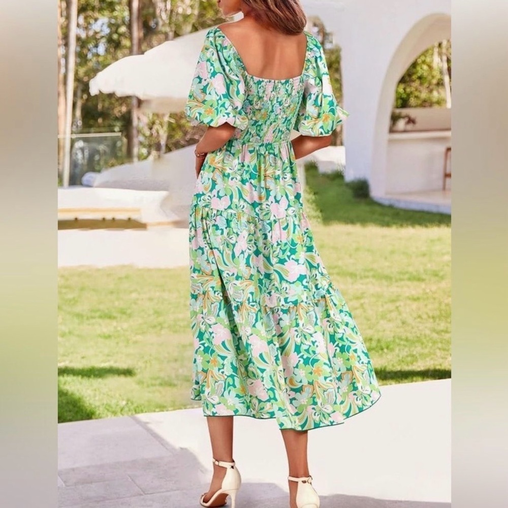 Green Floral Midi Dress with Puff Sleeves and Sweetheart Neckline - Picture 4 of 13